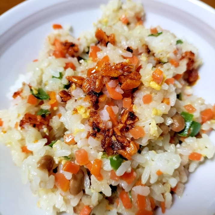 食べるラー油がけ納豆チャーハン